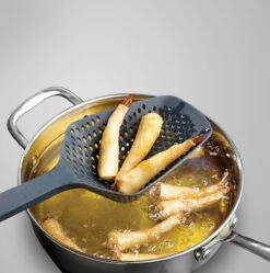 Joseph Joseph Scoop Plus Vergietlepel - Schuimspaan - Frituurschep 14 Joseph Joseph Scoop Plus Vergietlepel - Schuimspaan - Frituurschep -Bestek Verkoop 1188x1200 7