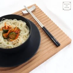 House Of Husk Chopsticks Set - Koreaanse Eetstokjes - Vaatwasserbestendig - RVS - 5 Paar - Duo Tone - Zwart Zilver 11 House Of Husk Chopsticks Set - Koreaanse Eetstokjes - Vaatwasserbestendig - RVS - 5 Paar - Duo Tone - Zwart Zilver -Bestek Verkoop 1200x1198 37