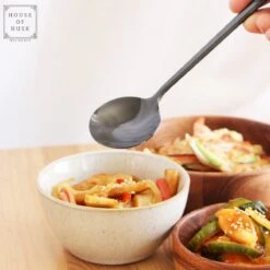 House Of Husk 1 Persoons Chopstick Set - 1 Paar Metalen Koreaanse Eetstokjes - Inclusief Eetlepel En Houder - RVS - Metaal - Eetstokjes - Koreaans - Vaatwasserbestendig - Sushi Chopsticks - Noodles - Zwart 10 House Of Husk 1 Persoons Chopstick Set - 1 Paar Metalen Koreaanse Eetstokjes - Inclusief Eetlepel En Houder - RVS - Metaal - Eetstokjes - Koreaans - Vaatwasserbestendig - Sushi Chopsticks - Noodles - Zwart -Bestek Verkoop 1200x1200 1108