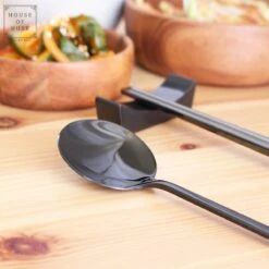 House Of Husk 1 Persoons Chopstick Set - 1 Paar Metalen Koreaanse Eetstokjes - Inclusief Eetlepel En Houder - RVS - Metaal - Eetstokjes - Koreaans - Vaatwasserbestendig - Sushi Chopsticks - Noodles - Zwart 12 House Of Husk 1 Persoons Chopstick Set - 1 Paar Metalen Koreaanse Eetstokjes - Inclusief Eetlepel En Houder - RVS - Metaal - Eetstokjes - Koreaans - Vaatwasserbestendig - Sushi Chopsticks - Noodles - Zwart -Bestek Verkoop 1200x1200 1110