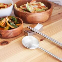 House Of Husk 1 Persoons Chopstick Lepel Set - 1 Paar Metalen Koreaanse Eetstokjes - Inclusief Eetlepel En Houder - RVS - Metaal - Eetstokjes - Koreaans - Vaatwasserbestendig - Sushi Chopsticks - Noodles - Zilver 9 House Of Husk 1 Persoons Chopstick Lepel Set - 1 Paar Metalen Koreaanse Eetstokjes - Inclusief Eetlepel En Houder - RVS - Metaal - Eetstokjes - Koreaans - Vaatwasserbestendig - Sushi Chopsticks - Noodles - Zilver -Bestek Verkoop 1200x1200 1118