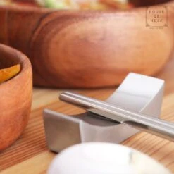 House Of Husk 1 Persoons Chopstick Lepel Set - 1 Paar Metalen Koreaanse Eetstokjes - Inclusief Eetlepel En Houder - RVS - Metaal - Eetstokjes - Koreaans - Vaatwasserbestendig - Sushi Chopsticks - Noodles - Zilver 11 House Of Husk 1 Persoons Chopstick Lepel Set - 1 Paar Metalen Koreaanse Eetstokjes - Inclusief Eetlepel En Houder - RVS - Metaal - Eetstokjes - Koreaans - Vaatwasserbestendig - Sushi Chopsticks - Noodles - Zilver -Bestek Verkoop 1200x1200 1120