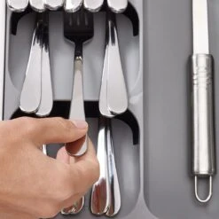 Joseph Joseph Bestekbak 8-vakken - Grijs - Sorteervakken 17 Joseph Joseph Bestekbak 8-vakken - Grijs - Sorteervakken -Bestek Verkoop 1200x1200 971