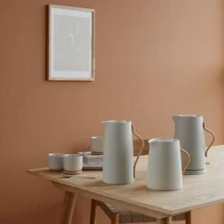 Stelton Thermoskan Emma Sand 1.2 Liter -Bestek Verkoop 1200x1200 99