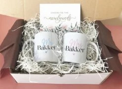 Merkloos Mr. & Mrs Mokken Set | Giftbox | Bruidspaar | Gepersonaliseerd | Met Kaart | Koppels Cadeau| Newlyweds | Pas Getrouwd Cadeau | Huwelijks Cadeau | Cadeau Set | Getrouwd
