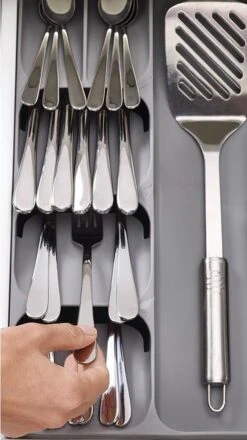 Joseph Joseph Bestekbak 8-vakken - Grijs - Sorteervakken 23 Joseph Joseph Bestekbak 8-vakken - Grijs - Sorteervakken -Bestek Verkoop 674x1200 1