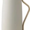 Stelton Thermoskan Emma Sand 1.2 Liter -Bestek Verkoop 792x1200 1