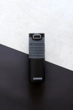 Kambukka Etna Grip Thermosbeker 500 Ml - Makkelijk Reinigen - Lekvrije Koffiebeker - Zwart -Bestek Verkoop 800x1200 7