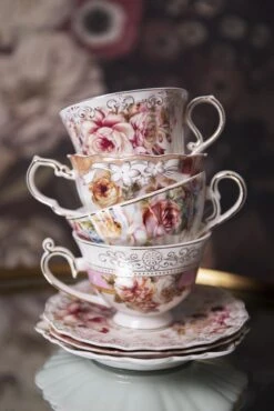 Clayre & Eef Kop En Schotel 200 Ml Roze Wit Porselein Rond Bloemen Servies Cadeau Voor Haar Cappuccino -Bestek Verkoop 801x1200 3