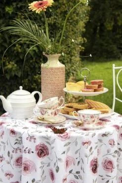 Clayre & Eef Kop En Schotel 200 Ml Roze Wit Porselein Rond Bloemen Servies Cadeau Voor Haar Cappuccino -Bestek Verkoop 801x1200 4