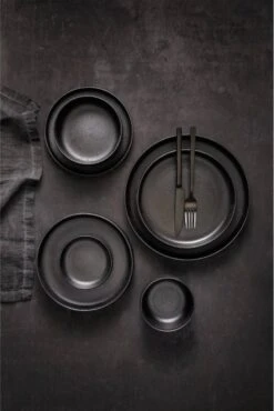 Maastricht Porselein Bord Diep Universe 21 Cm Zwart Porselein 1 Stuk(s) 16 Maastricht Porselein Bord Diep Universe 21 Cm Zwart Porselein 1 Stuk(s) -Bestek Verkoop 802x1200