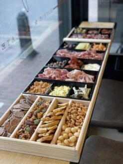 Sjoelbak - Borrelsjoelbak - Hapjesplank - Borrelplank - Mini Sjoelbak 120 Cm Met Zwarte Bakjes - Kleine Sjoelbakken -Bestek Verkoop 899x1200 1