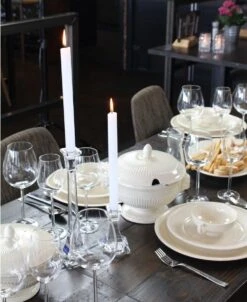 Wedgwood Edme Ontbijtbord - 23 Cm -Bestek Verkoop 981x1200 1